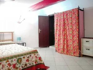 A bed or beds in a room at mansarda pieno centro