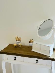 Gallery image of Un coin tropical en Provence ! in LʼIsle-sur-la-Sorgue +26 photos