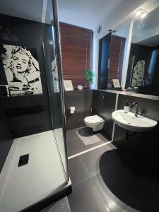 Kúpeľňa v ubytovaní Przestronny apartament w centrum Poznania - Stare miasto
