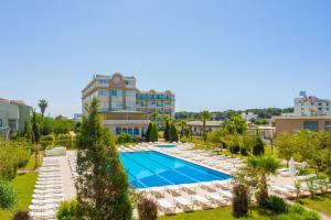 Bazén v ubytování Amon Hotels Belek - Adult Only nebo v jeho okolí