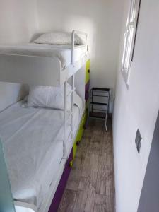 Bunk bed o mga bunk bed sa kuwarto sa Casita del Molino