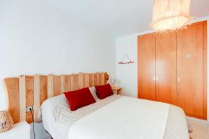 Posteľ alebo postele v izbe v ubytovaní Gran Reserva Mar 27 Empuriabrava - Immo Barneda