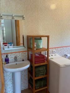 A bathroom at LA ANTIGUA CASA DEL ASTRONOMO Casa Rural