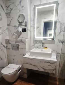Montenegrina Hotel & SPA All-Inclusive的一间浴室