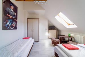 Postel nebo postele na pokoji v ubytování Dobre smaki at Wczasowa8 sea resort