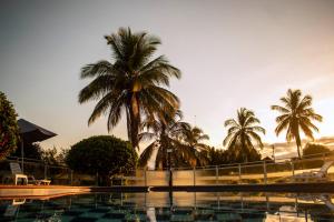Bazén v ubytování Hotel Brisas La Gaviota Mariquit-Tolima nebo v jeho okolí