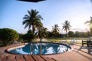 Bazén v ubytování Hotel Brisas La Gaviota Mariquit-Tolima nebo v jeho okolí