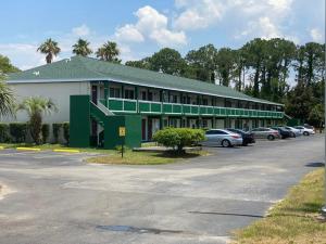 Gallery image of Inn On The Green Florida in Tavares