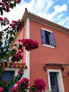 Budova, kde se prázdninový dům nachází