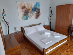 Кровать или кровати в номере View house, Platana Kymi Evoia