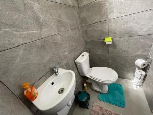 Un baño de Appartement bord de mer Kay Dominik