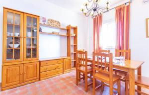 Gambar di galeri bagi 2 Bedroom Nice Apartment In Alcaucín di Alcaucín