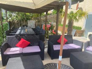 Posedenie v ubytovaní Magnifique Villa avec piscine Beaujolais