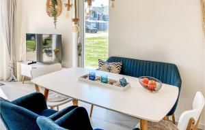 Χώρος καθιστικού στο 2 Bedroom Cozy Home In Büsum
