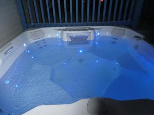 Ảnh trong thư viện ảnh của LIV Resort, Private Jacuzzi and Pet Friendly ở Port Isabel