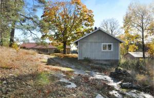 Imagen de la galería de Awesome Home In Sffle With House A Panoramic View, en Säffle