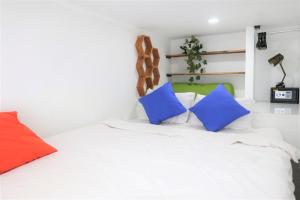 Postel nebo postele na pokoji v ubytování Cornerstone Bali Coworking