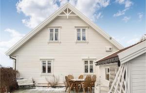 Φωτογραφία από το άλμπουμ του Gorgeous Home In Fjell With Wifi σε Kolltveit