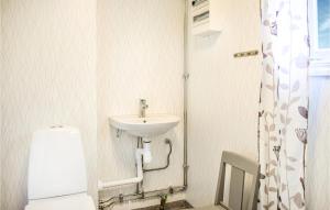 Koupelna v ubytování Pet Friendly Apartment In Johannishus