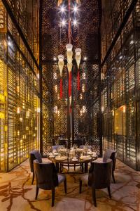 Ресторан / где поесть в Crowne Plaza Tianjin Meijiangnan by IHG