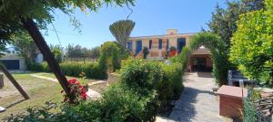 a view of the house from the garden at Orosei RE - Villa Aurora Rimedia a 50 metri dal mare in Orosei