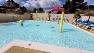 Zdjęcie z galerii obiektu Le Bambou - Saint-Jean-de-Monts - Piscine Jacuzzi Sauna Hammam w mieście Saint-Jean-de-Monts