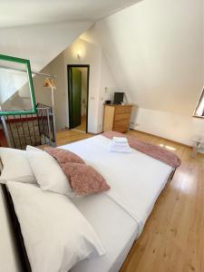 Postel nebo postele na pokoji v ubytování House Ivančić-free parking
