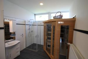 Koupelna v ubytování 5091 - 4 Schlafzimmer + 20 fotografií