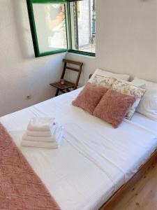 Postel nebo postele na pokoji v ubytování House Ivančić-free parking
