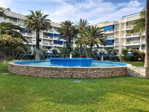 Бассейн в COSTA LAGO BEACH или поблизости