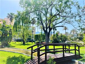 Сад в COSTA LAGO BEACH