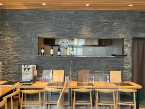 Plaza In Kanku Hotel的厨房或小厨房