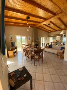 Fotografie z fotogalerie ubytování Villa Marifay v destinaci Psifiá + 33 fotografií