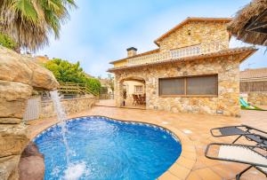 Piscina a HomeHolidaysRentals Romeo - Costa Brava o a prop