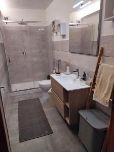 Ein Badezimmer in der Unterkunft Casa Vacanze Marinella
