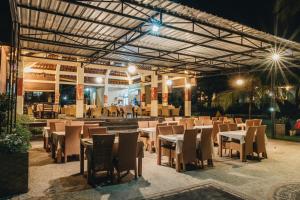 Ocean View Tulamben Dive & Resort餐厅或其他用餐的地方