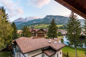 O vedere generală la munți sau o vedere la munte luată de la acest hotel