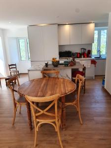 Η κουζίνα ή μικρή κουζίνα στο English Club in Corsica B&B