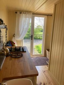 Fotografie z fotogalerie ubytování Neddys Rest Luxury Horsebox Stay v destinaci Battle