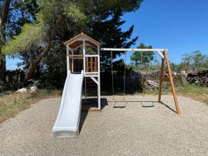 Zona de joacă pentru copii de la Masseria Santissimo - Country Experience