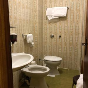 Phòng tắm tại Hotel Davost
