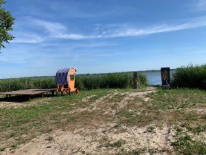 Camping Rogowo的儿童游玩区