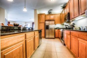 A cozinha ou cozinha compacta de Luxurious Condo wPrivate Balcony AMAZING View