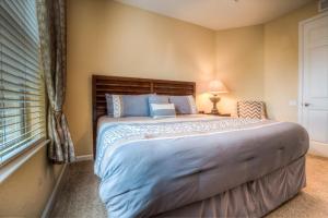 Cama ou camas em um quarto em Luxurious Condo wPrivate Balcony AMAZING View