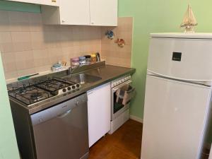 Een keuken of kitchenette bij A casa di Nonna Maria