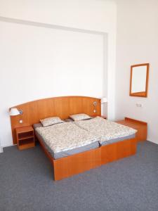 Fotografie z fotogalerie ubytování Zámecký areál Holovousy v destinaci Holovousy + 142 fotografií