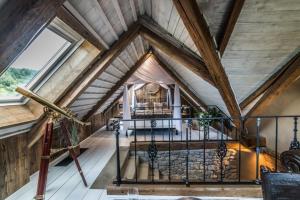 Posezení v ubytování RESORT KOVÁRNA - Frýdštejn - stylové ubytování, luxusní wellness, zážitková restaurace