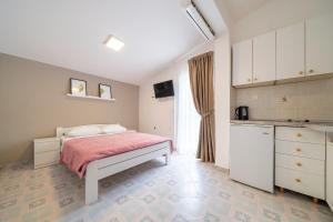 Gallery image of Guest House Ana in Petrovac na Moru