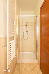 A bathroom at Terrazza Foscolo - Flo Apartments Még 15 kép