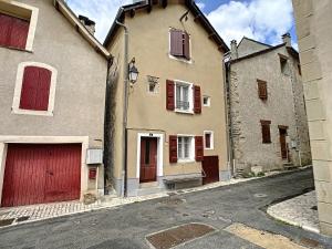 Gallery image of Grande maison tout confort coeur de village in Ispagnac